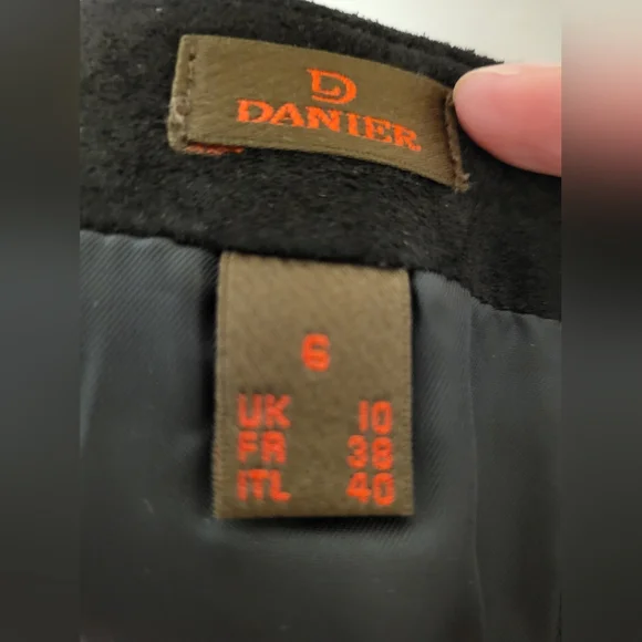 🇨🇦 Genuine suede / leather Danier skirt - Picture 3 of 5